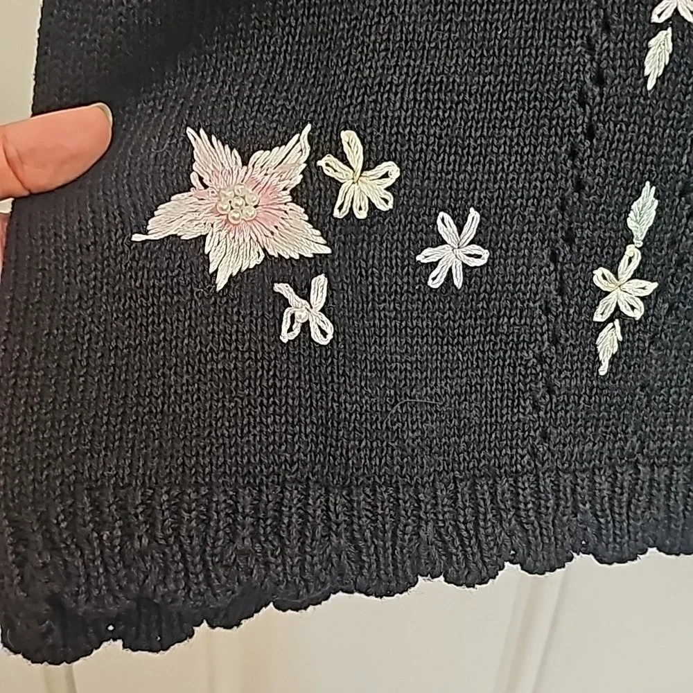 Vintage, knit, black, Victoria, embroidered, casual, sweater, 90s, 2000s, Girly